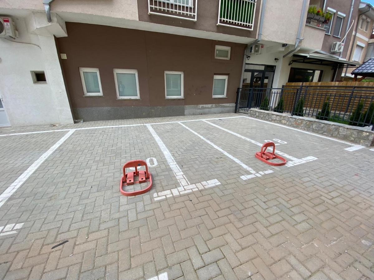Sis Apartments Ohrid Bagian luar foto