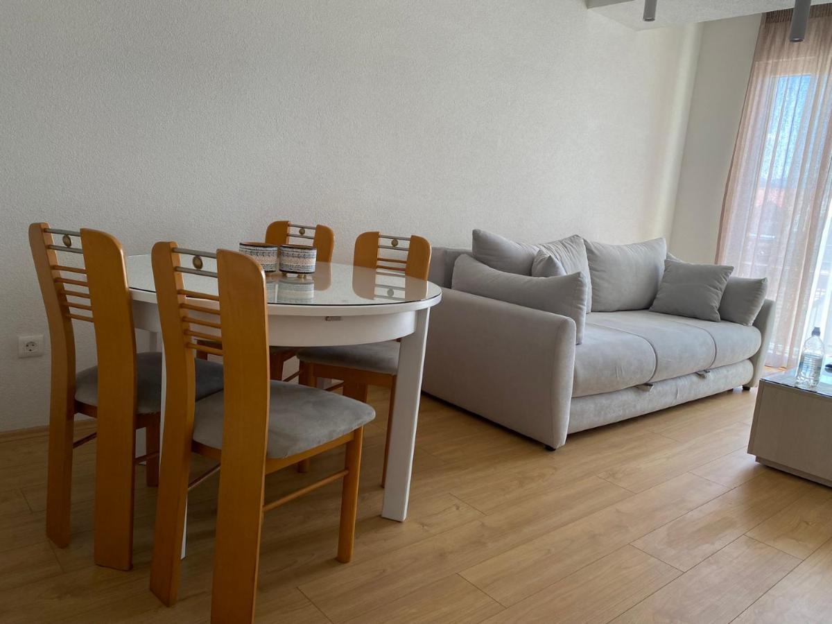 Sis Apartments Ohrid Bagian luar foto