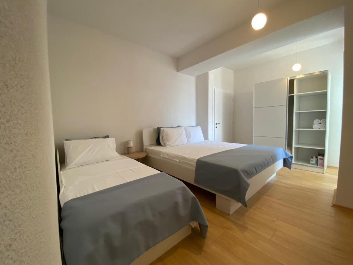 Sis Apartments Ohrid Bagian luar foto